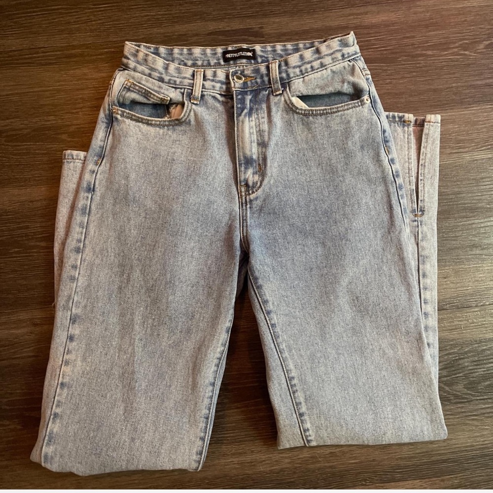 PrettyLittleThing Light Blue Denim Jeans